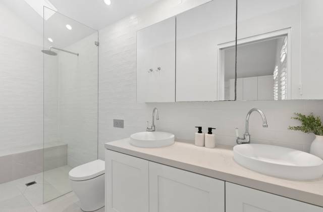 24 Pleasant Avenue image 5
