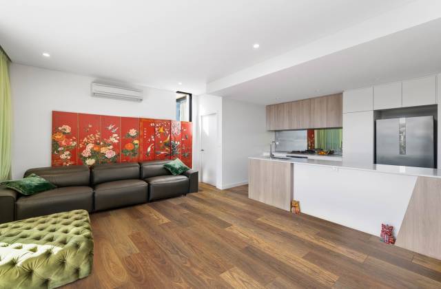 302/24-26 Dumaresq Street image 4