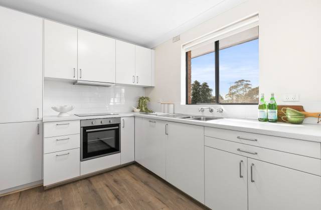 12/26 Burdett Street image 2