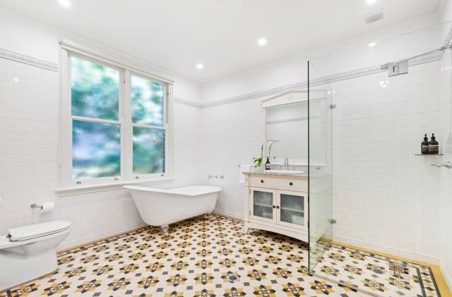 28 Bancroft Avenue image 10
