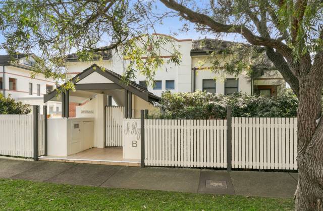 P2B/8 Sutherland Street image 11