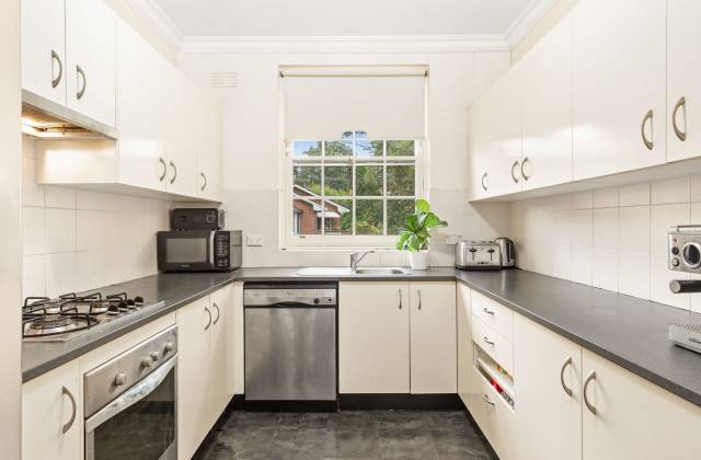 5/6 Larkin Street image 3