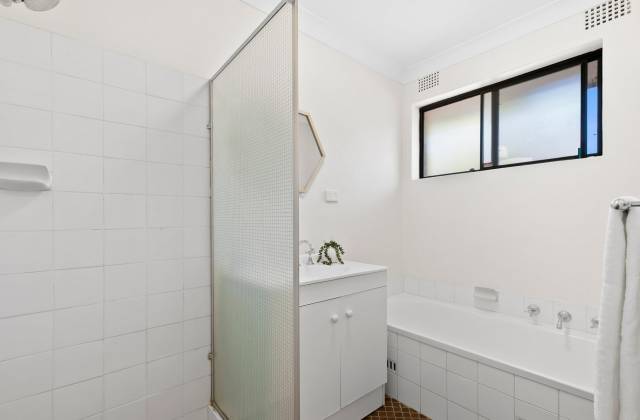 12/26 Burdett Street image 6